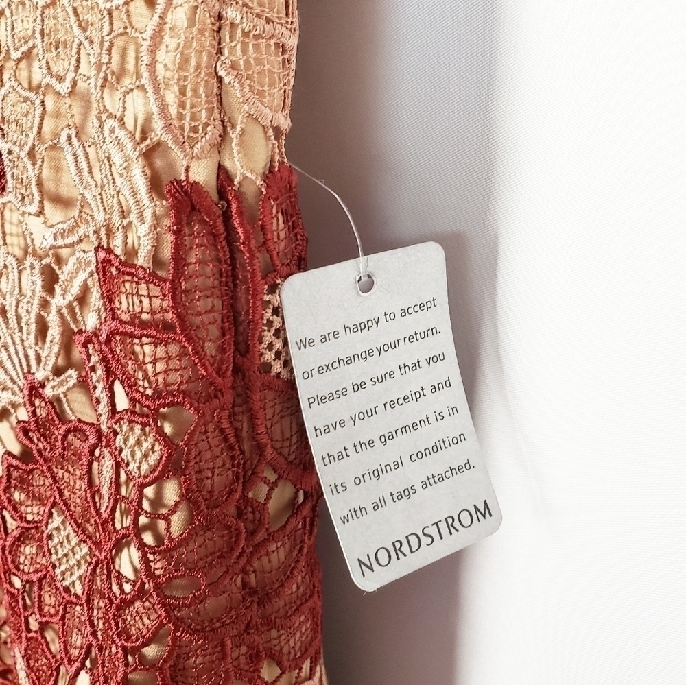 BARDOT Two-Tone Lace Dress in Berry/Pink Revolve NWT - Picture 5 of 7